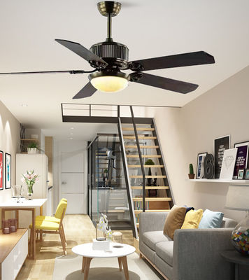 Ventilateur de plafond en contreplaqué de 52 pouces avec lumière Ventilateurs de plafond contemporains avec lumières LED