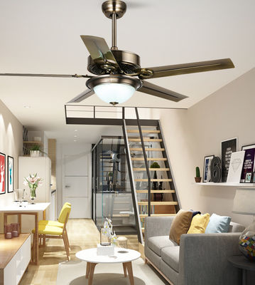 Ventilateur de plafond moderne de style européen avec lumière LED Villa AC DC 5 lames en fer
