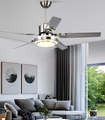 Ventilateurs de plafond à moteur à courant continu argenté de 52 pouces avec lumières / 5 lames ABS