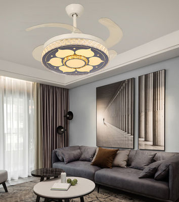Ventilateur de plafond pliant à courant continu silencieux avec lumière Ventilateur de 42 pouces avec lames pliantes